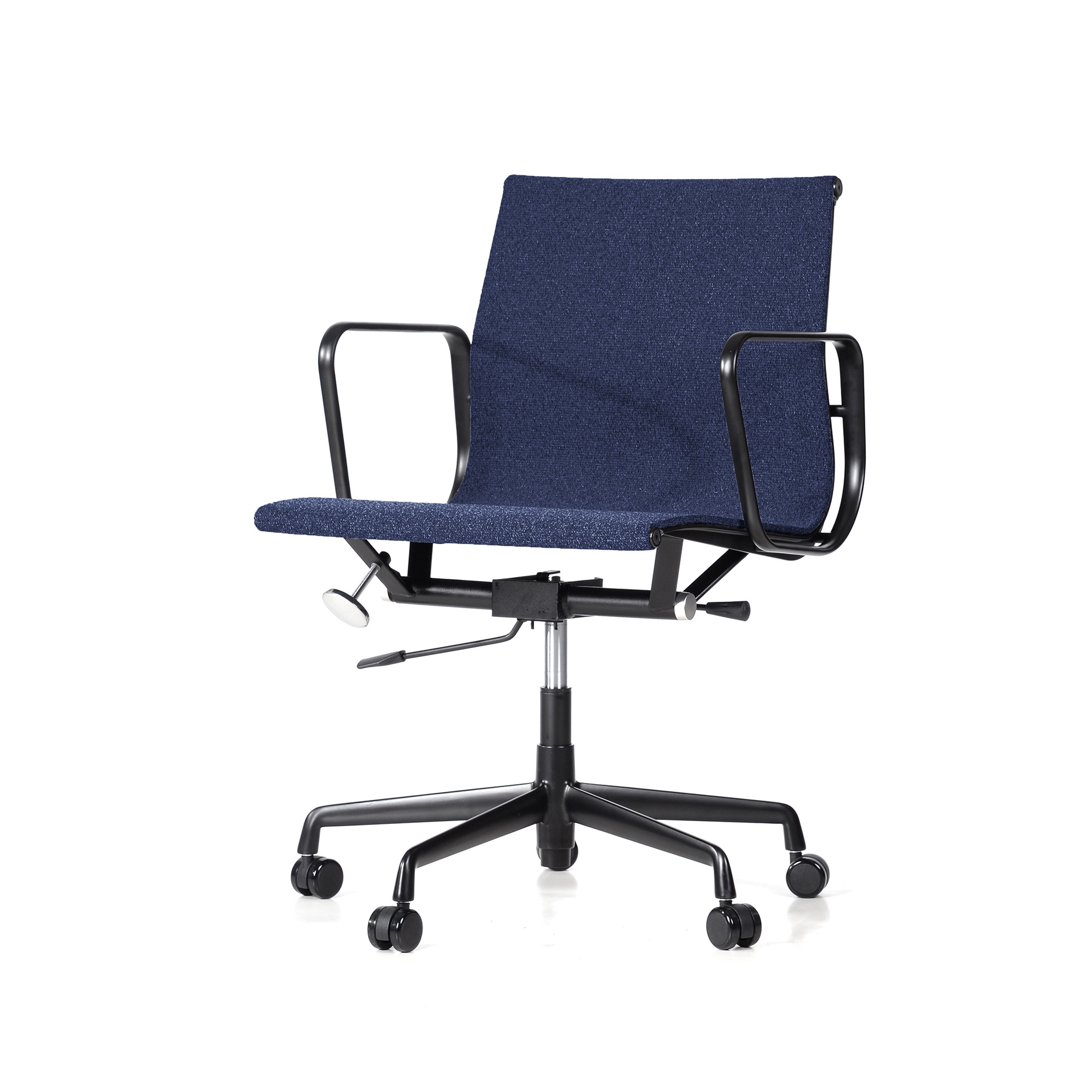 Charles Eames style, Bureaustoel EA117 Fabric Mesh black base blauw